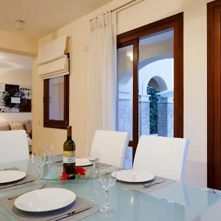 Vila “imagine You And Your Family Renting This 5 Star Villa” - Iremos